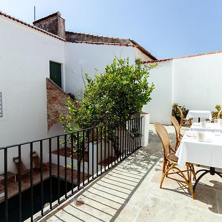 Amada Moura Bed & Breakfast Bagian luar foto