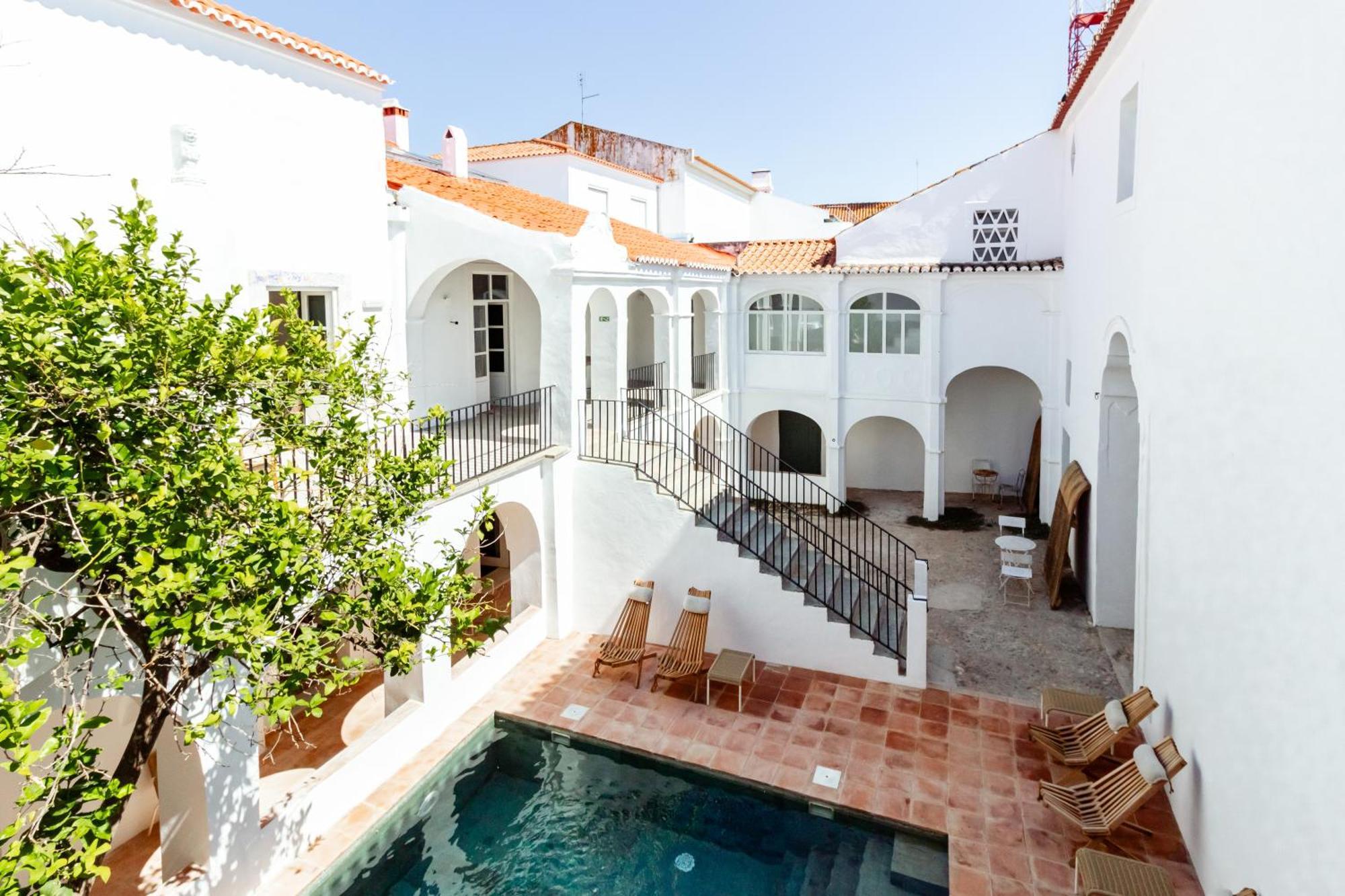 Amada Moura Bed & Breakfast Bagian luar foto