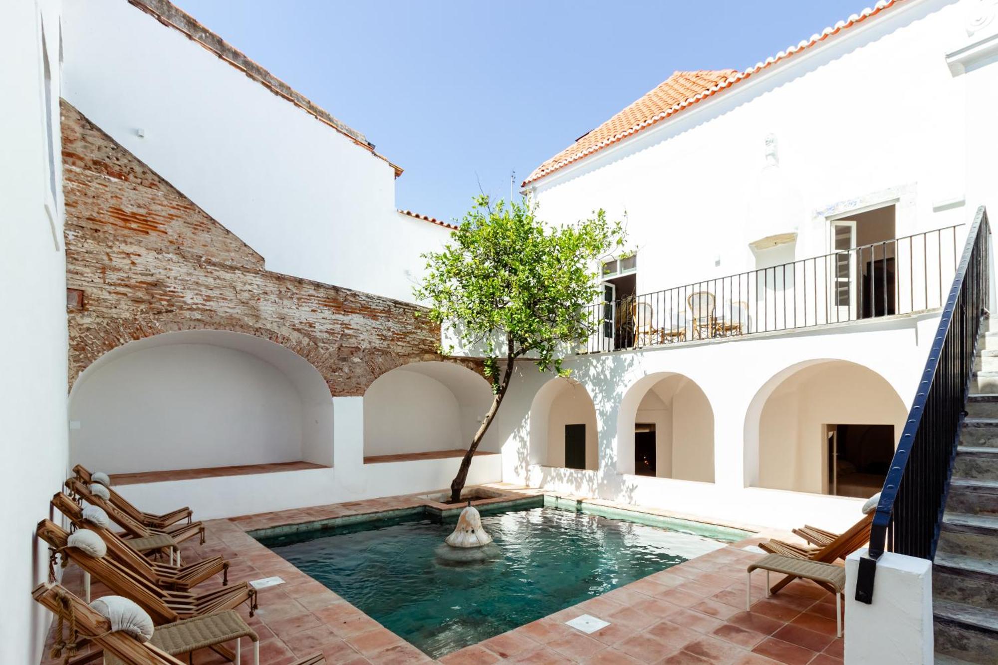 Amada Moura Bed & Breakfast Bagian luar foto
