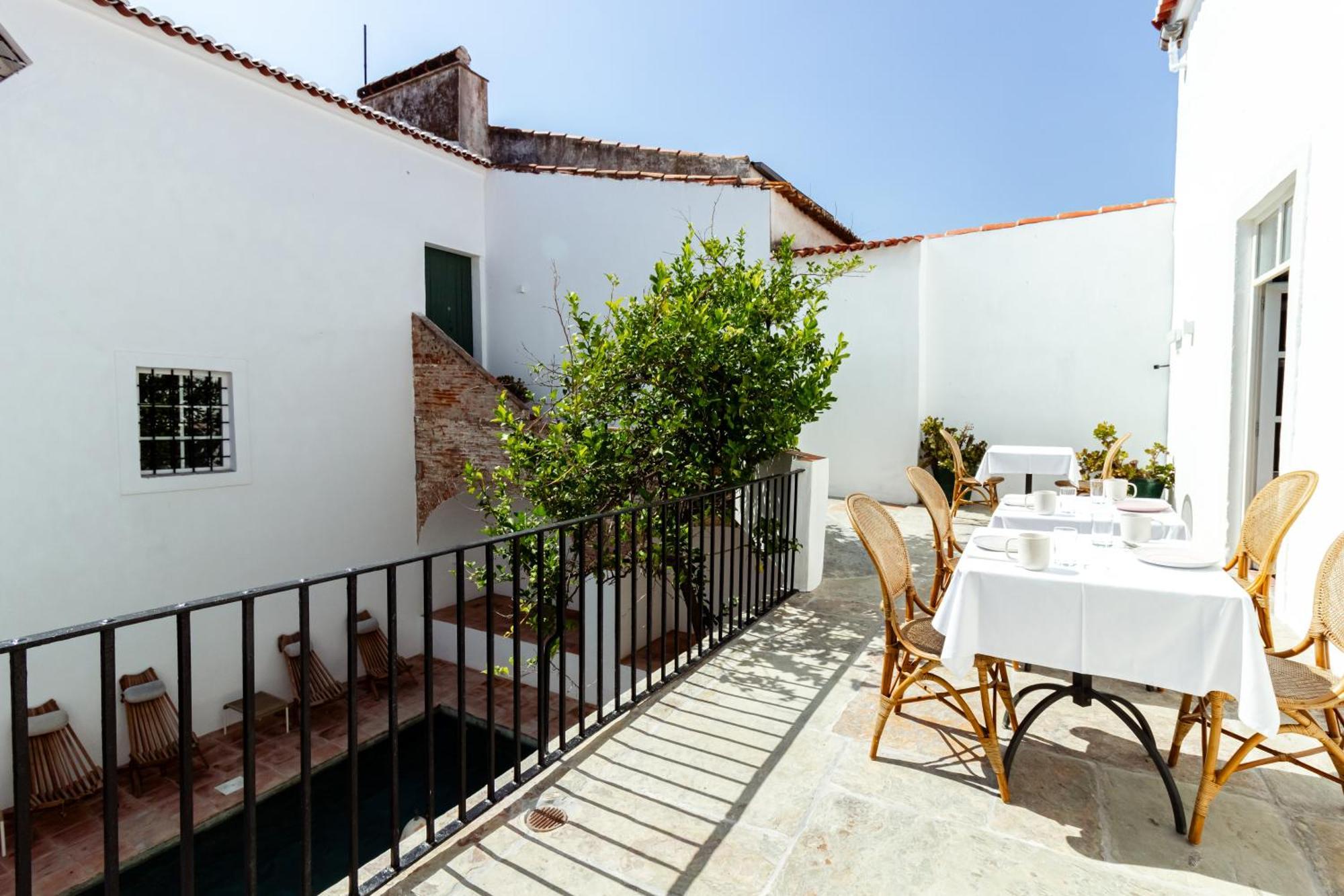 Amada Moura Bed & Breakfast Bagian luar foto