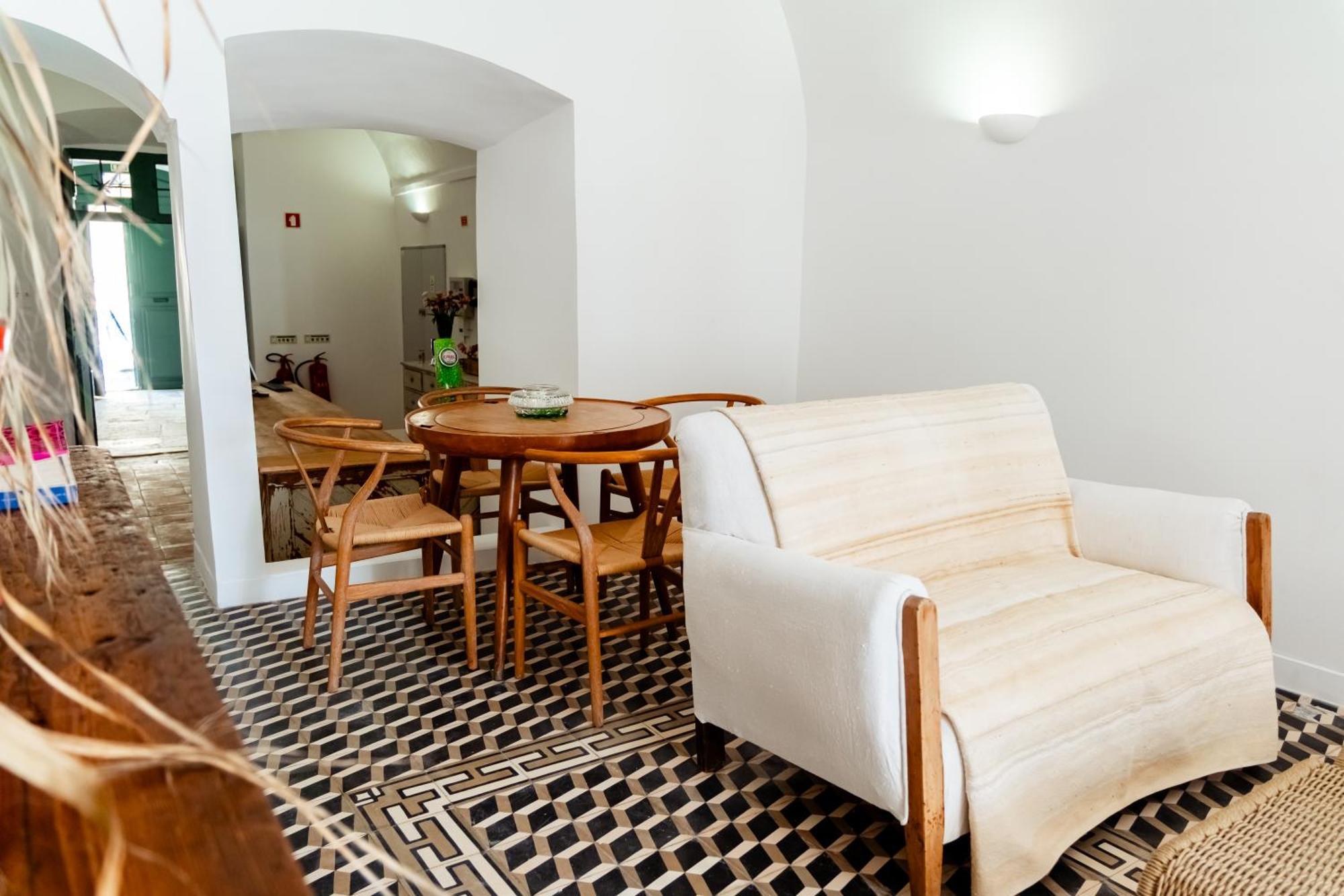 Amada Moura Bed & Breakfast Bagian luar foto