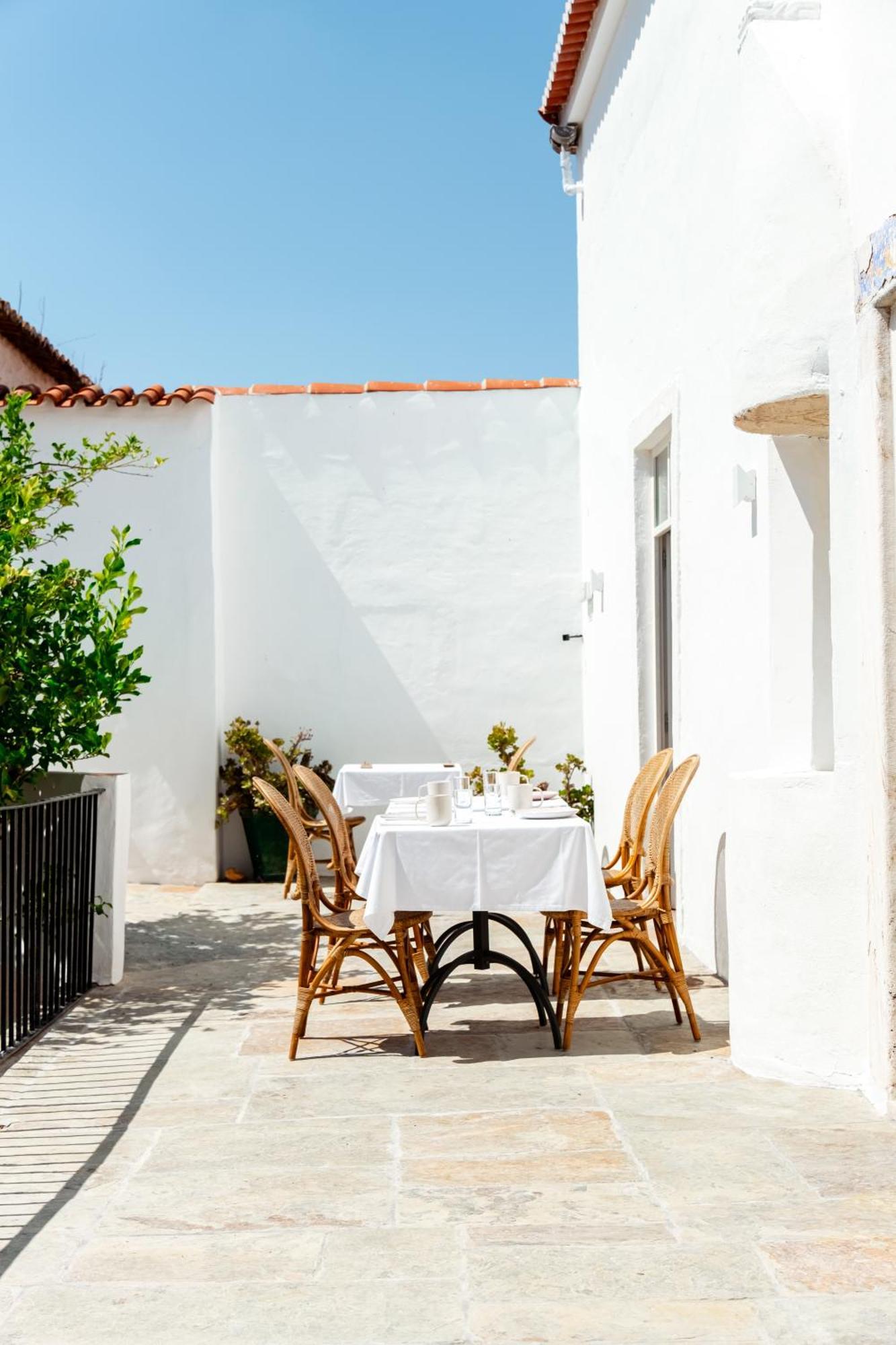Amada Moura Bed & Breakfast Bagian luar foto