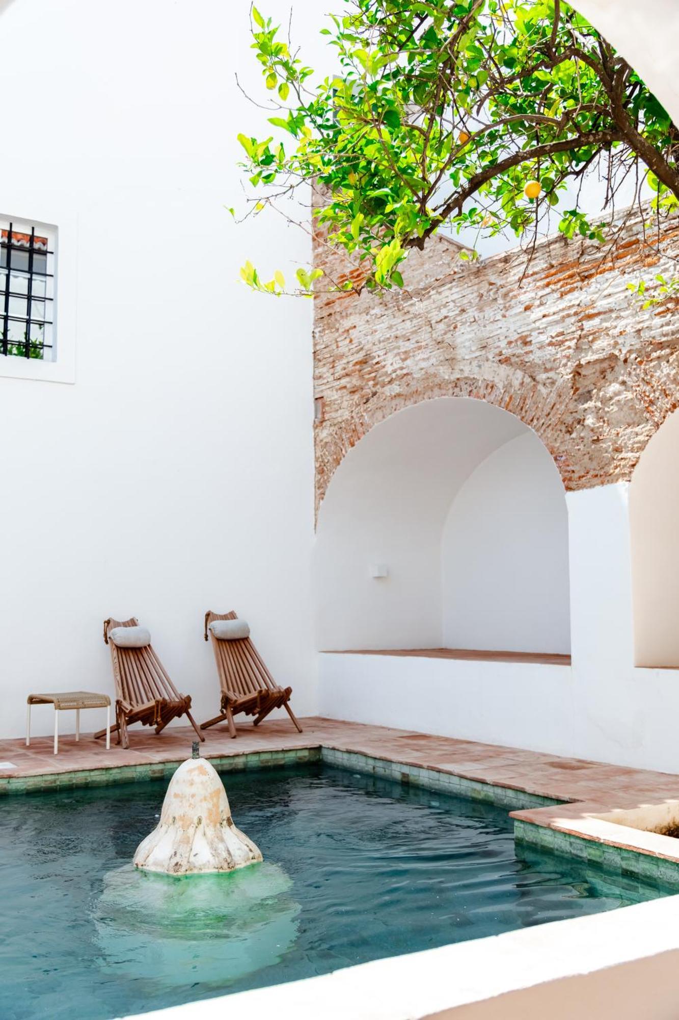 Amada Moura Bed & Breakfast Bagian luar foto