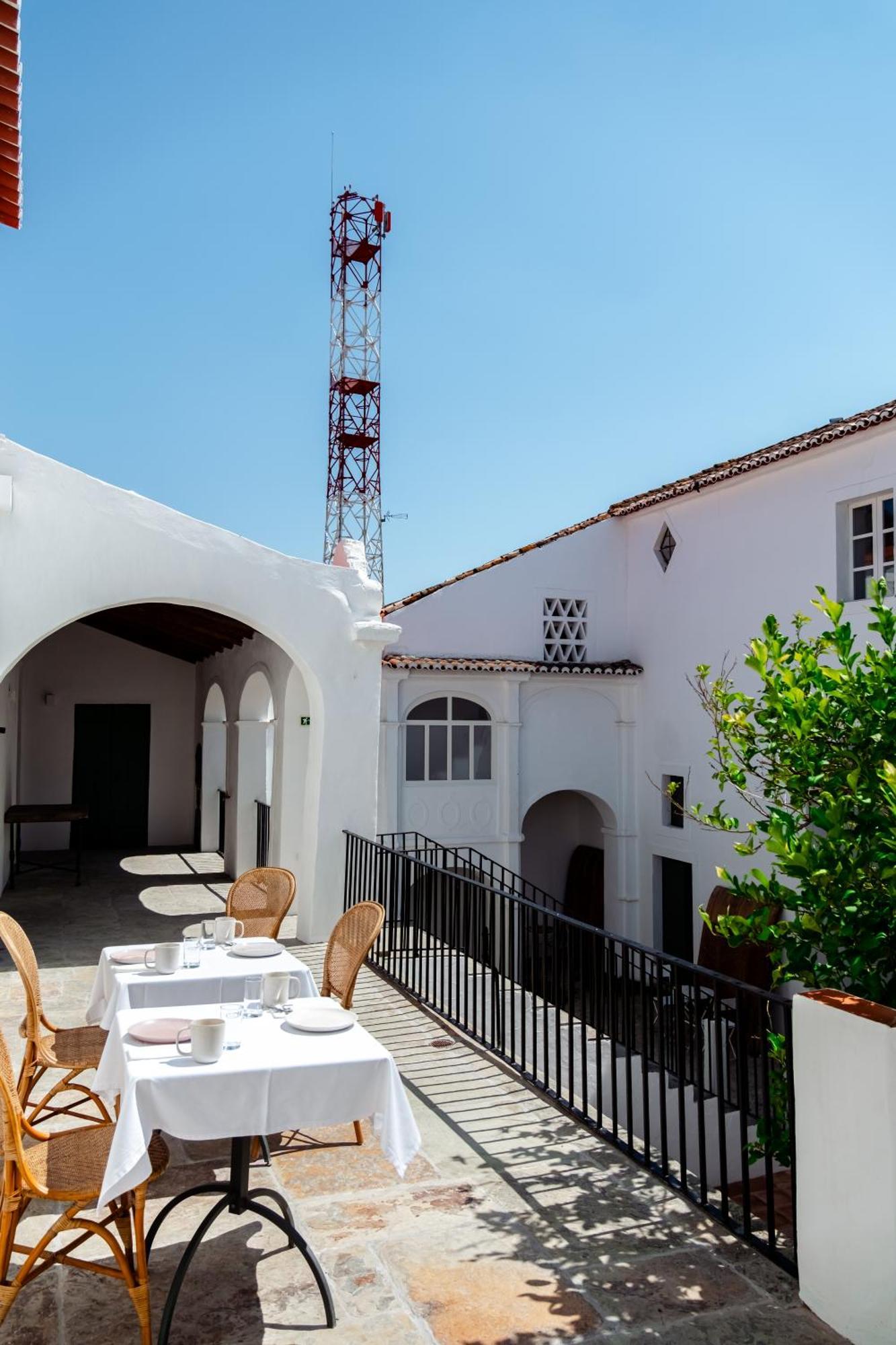 Amada Moura Bed & Breakfast Bagian luar foto